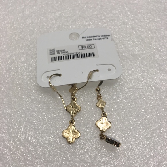 4 Sets of Earrings from Charming Charlie - Picture 8 of 10